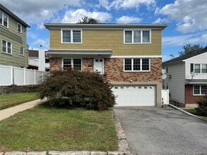 Building Photo - 5 Harris Ln