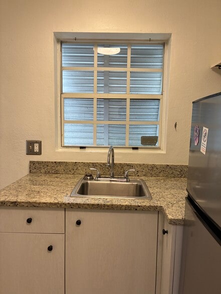 Building Photo - 6635 SW 51st Ter