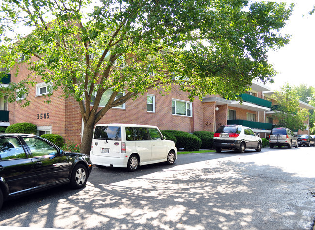 Primary Photo - Clark's Lane Apartment