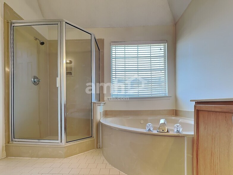 Building Photo - 1114 Green Fern Cv