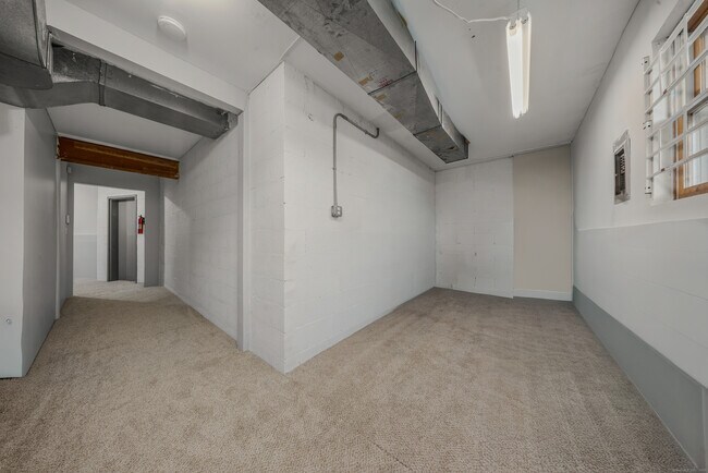 Building Photo - 83 Carriage Dr