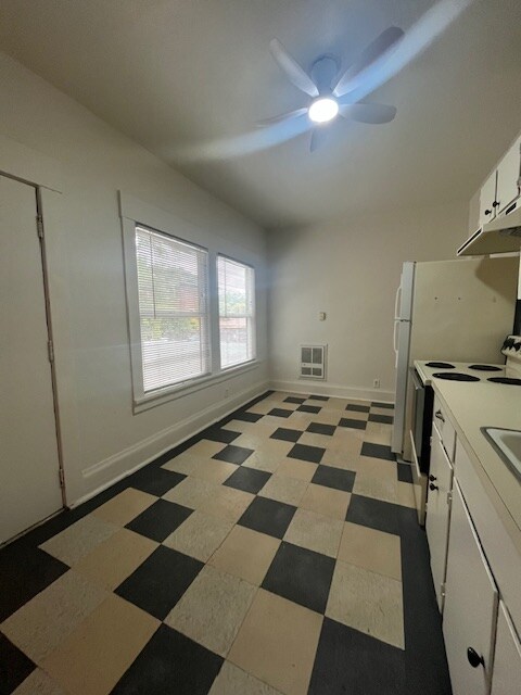 Building Photo - 3904 N Albina Ave
