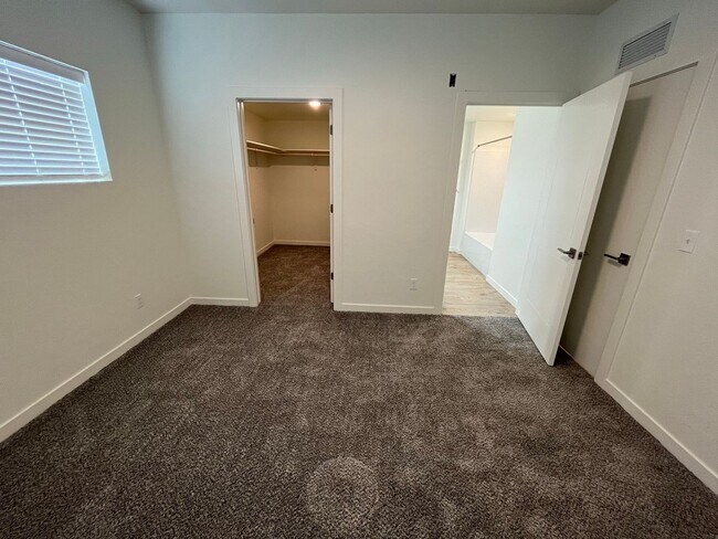 Building Photo - 4612 Lexington Sky Ln