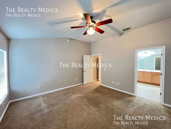 Building Photo - 4067 SW 46th Terrace