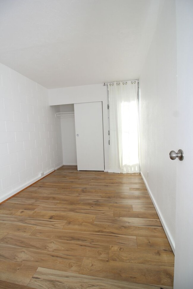 Building Photo - Beautifully Renovated 2-Bedroom Unit in Mi...