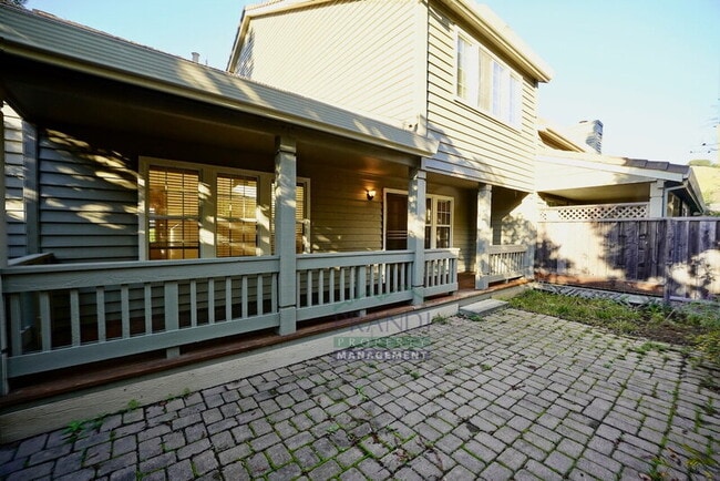 Building Photo - 5 Partridge Ct