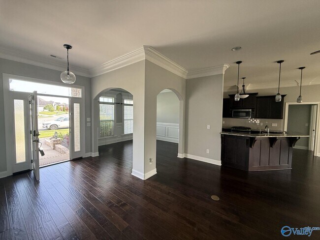 Building Photo - 219 Woodgrove Dr