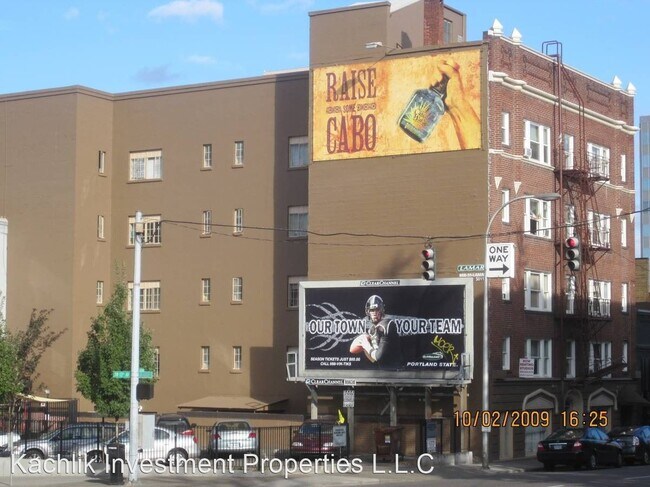 Building Photo - 1225 SW Alder St