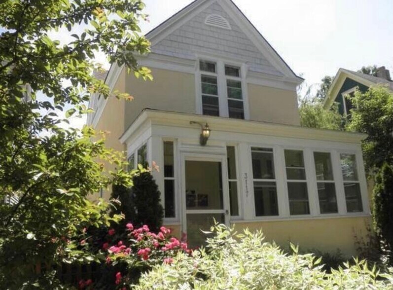 Building Photo - 3117 Harriet Ave