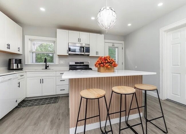 Building Photo - 29 Dolphin Ave