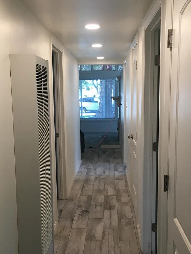 Building Photo - 1222 Palamos Ave