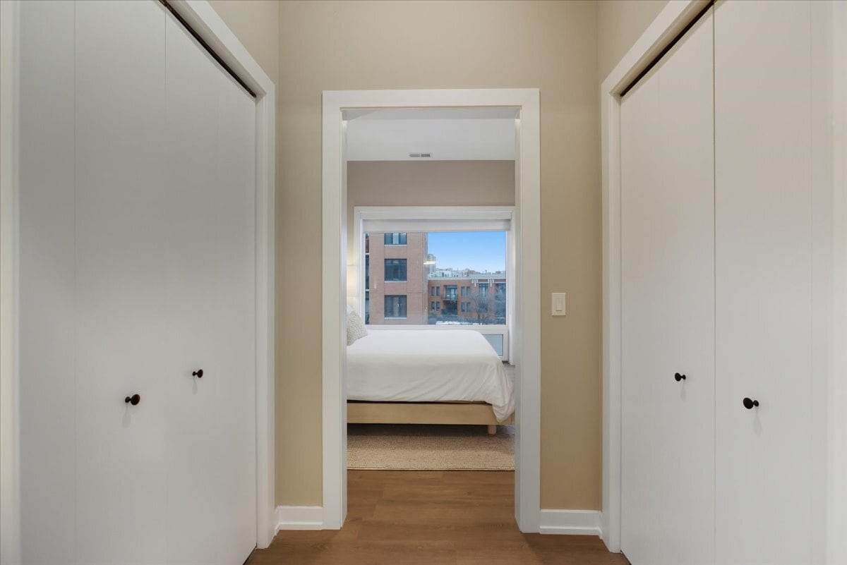 Building Photo - 3217 N Clark St