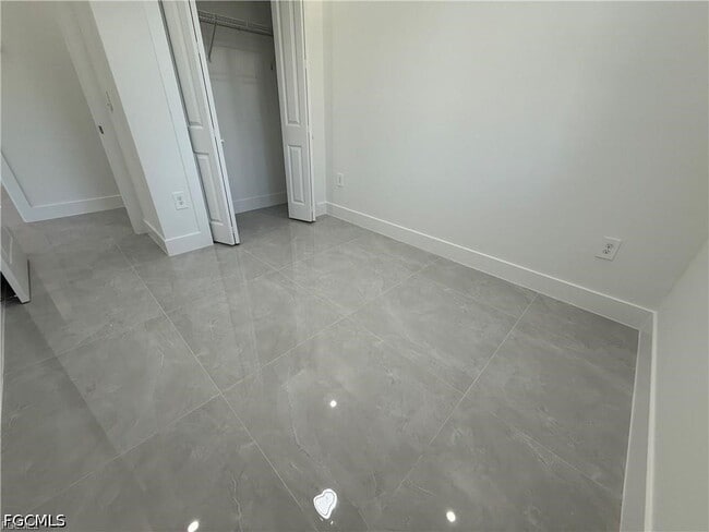 Building Photo - 207 W 15th St