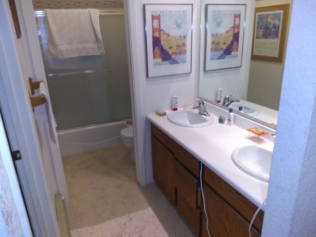 Building Photo - 7 month Lease -3bd/2.5ba Fully Furnished S...