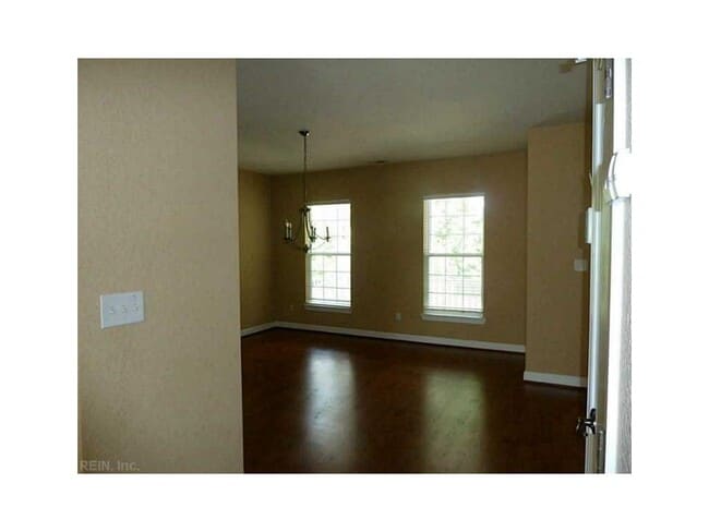 Building Photo - 4532 Willow Croft Dr