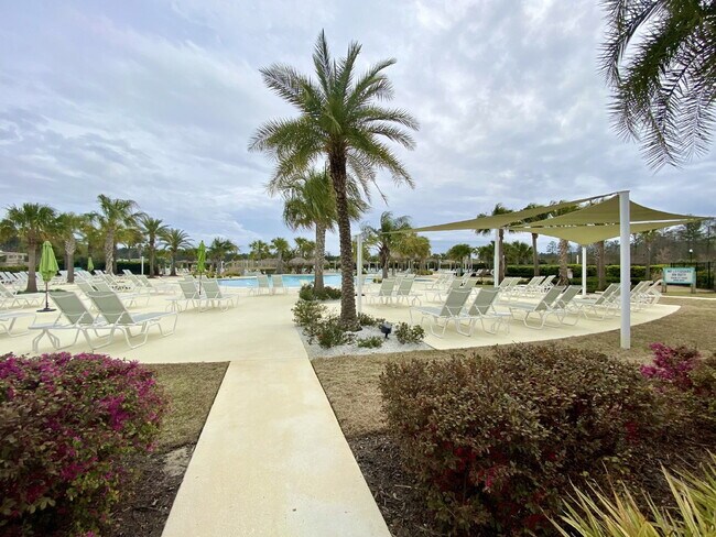 Building Photo - Margaritaville Two Bedroom Fully Furnished Home!