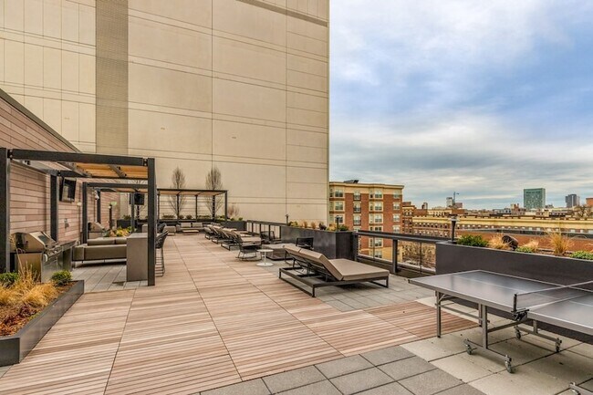 Building Photo - 1350 Boylston St