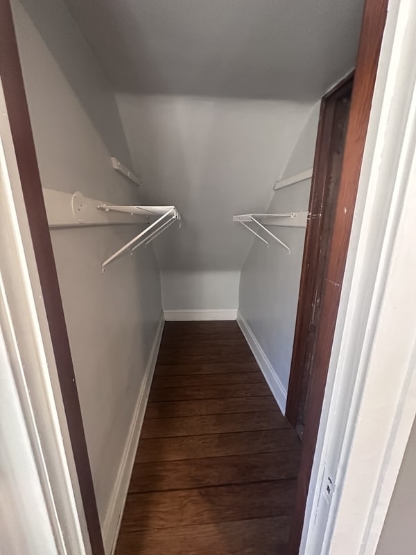 Building Photo - 4915 E 109th St