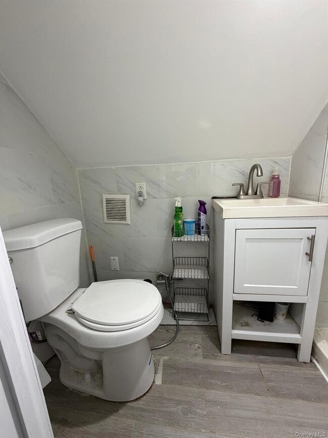 Building Photo - 150 E St