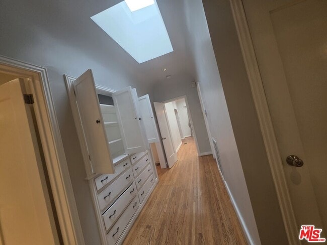 Building Photo - 939 S Ogden Dr