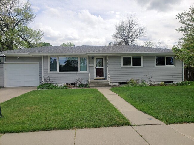 Primary Photo - WEST END CHARMER! PERFECT HOME FOR ENTERTA...