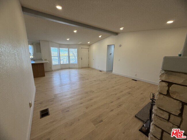 Building Photo - 3150 Stone Ave