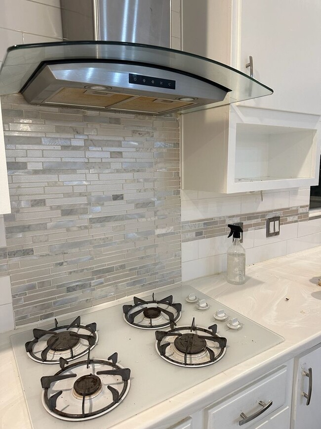 Building Photo - 5701 W Country Ave