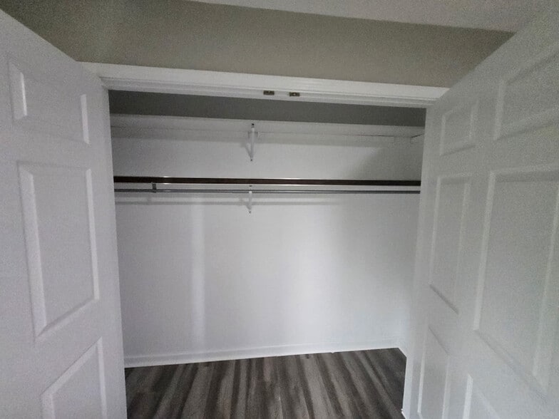 Building Photo - 118 Asbury Way