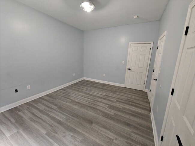 Building Photo - 102 Mt Pleasant Ave