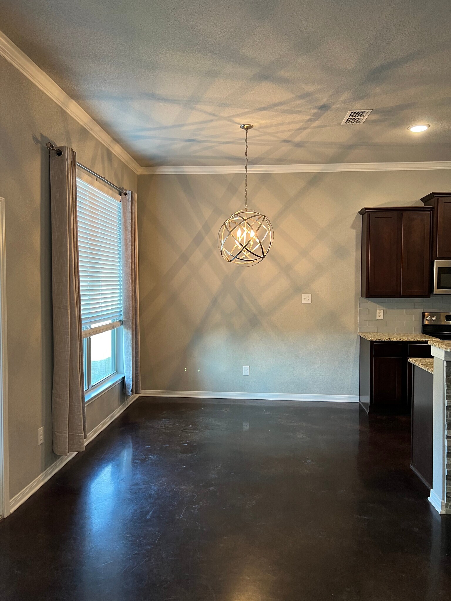 Building Photo - 8119 Redbrush