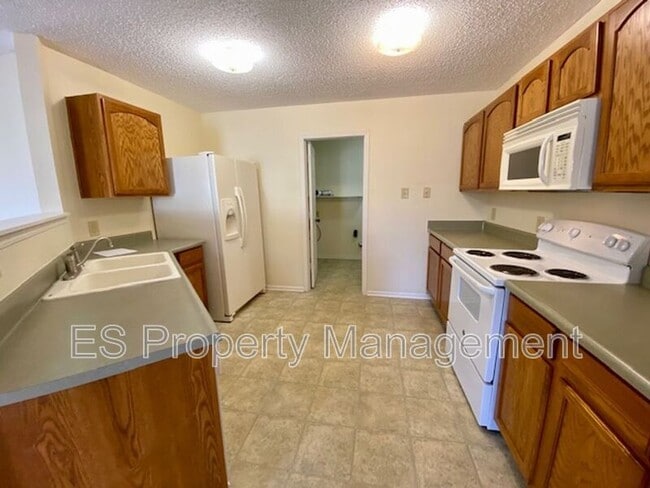 Building Photo - 10264 Cumberland Pointe Blvd