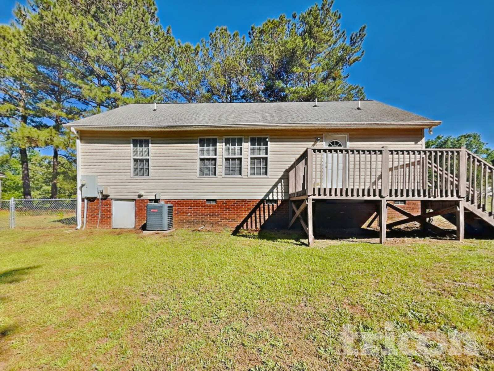 Building Photo - 500 Sunray Dr