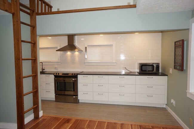 Building Photo - NE Portland updated one bedroom "Jewel"