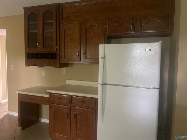 Building Photo - 1808 Hollytree Dr NW