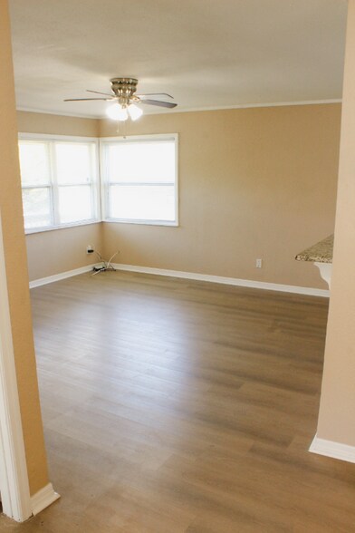 Building Photo - 720 East Harbor Dr S