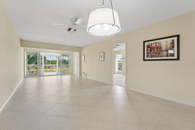 Building Photo - 1080 Mahogany Way