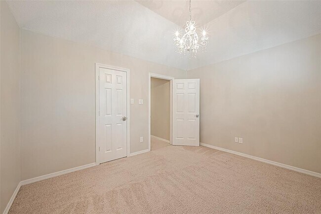 Building Photo - 13135 Finch Brook Dr