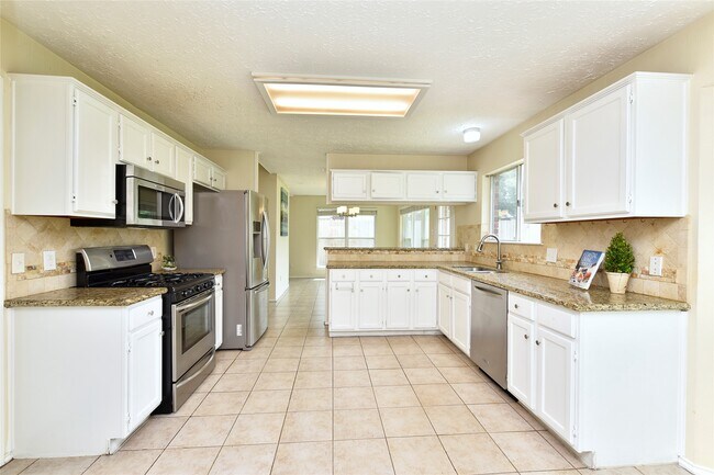 Building Photo - 3522 Pecan Point Dr