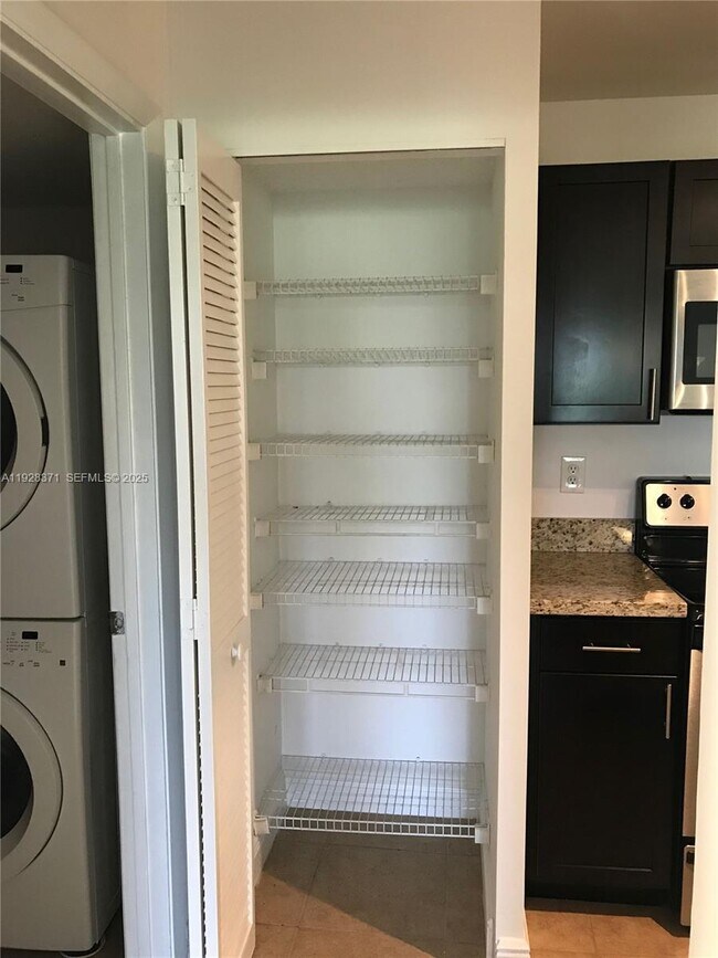 Building Photo - 1250 SW 113th Terrace