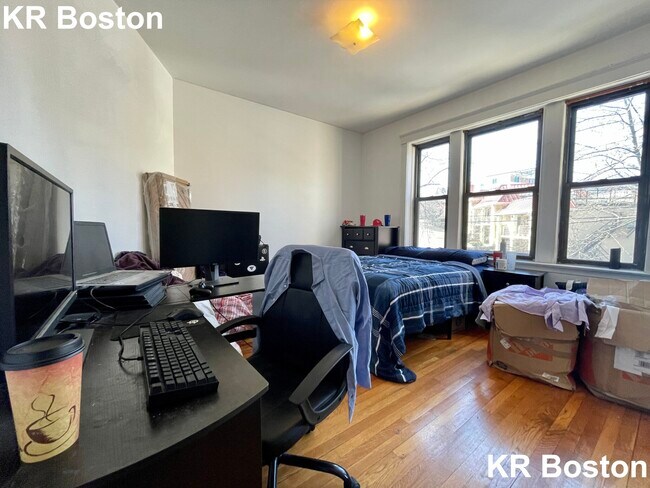 Building Photo - 90 Corey Rd