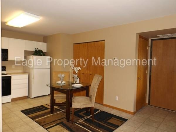 Building Photo - 6723 Creekside Dr NE