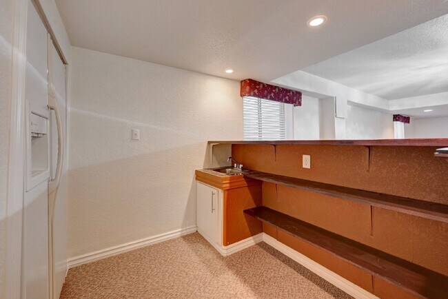 Building Photo - $3,895.00 - 5 Bedrooms, 4 Bathrooms, Single Family Home in Highlands Ranch with Fenced Yard!