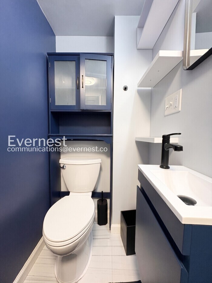 Building Photo - 6405 Loch Crest Ct