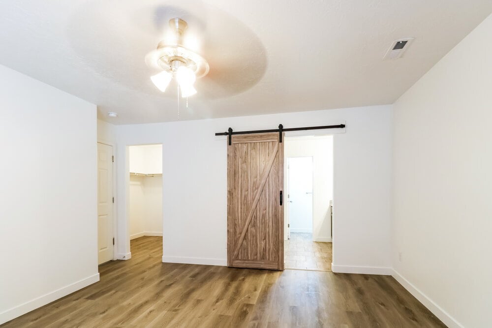 Building Photo - 13063 Summerdale Dr