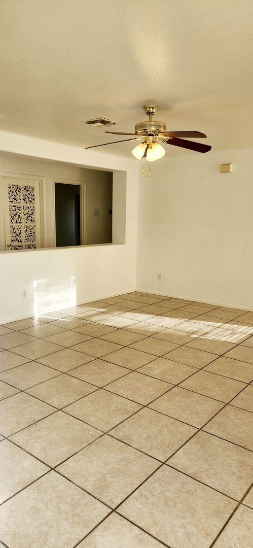 Building Photo - Large 4 Bedroom- A/C- All Ceramic Tile- Wo...