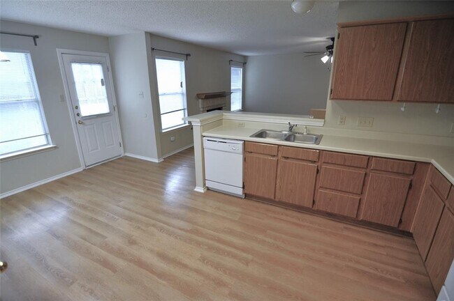 Building Photo - 1803 Timberwood Dr