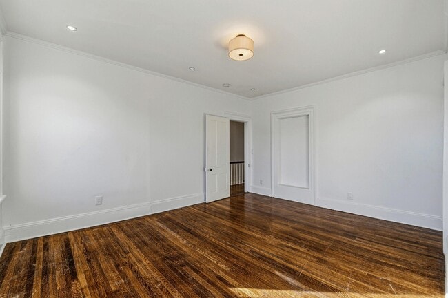 Building Photo - 37 W 34th St.