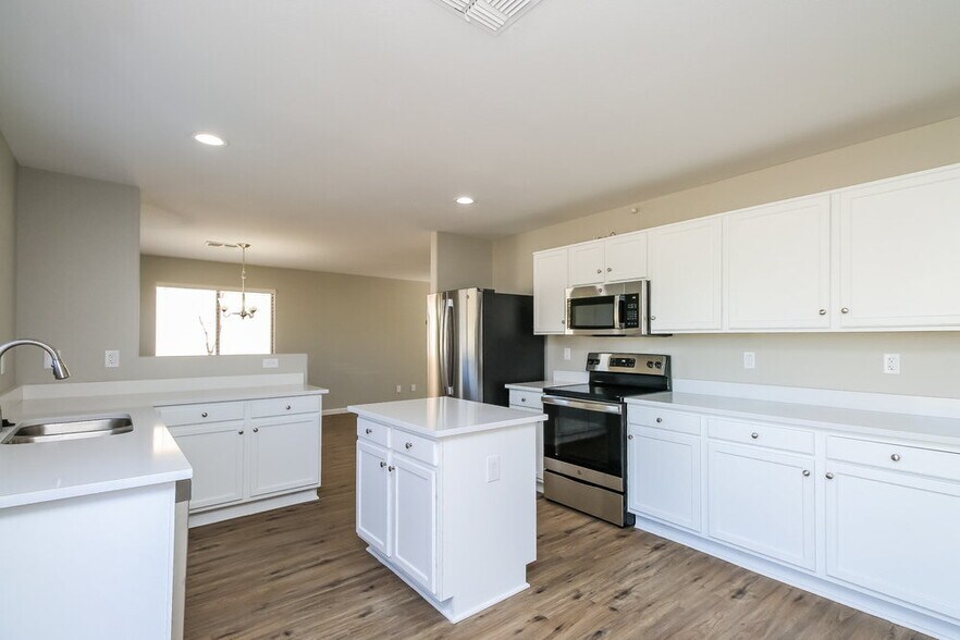 Building Photo - 1198 E Dust Devil Dr