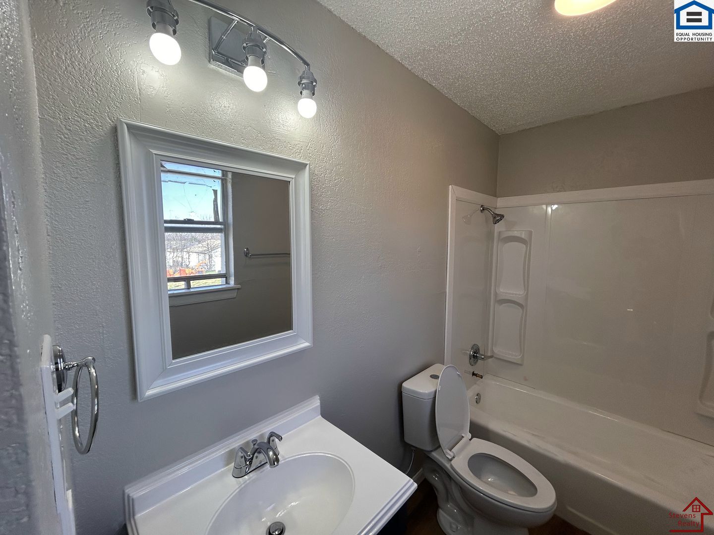 Building Photo - 1314 NW Irwin Ave