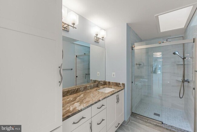 Building Photo - 6860 Williamsburg Pond Ct